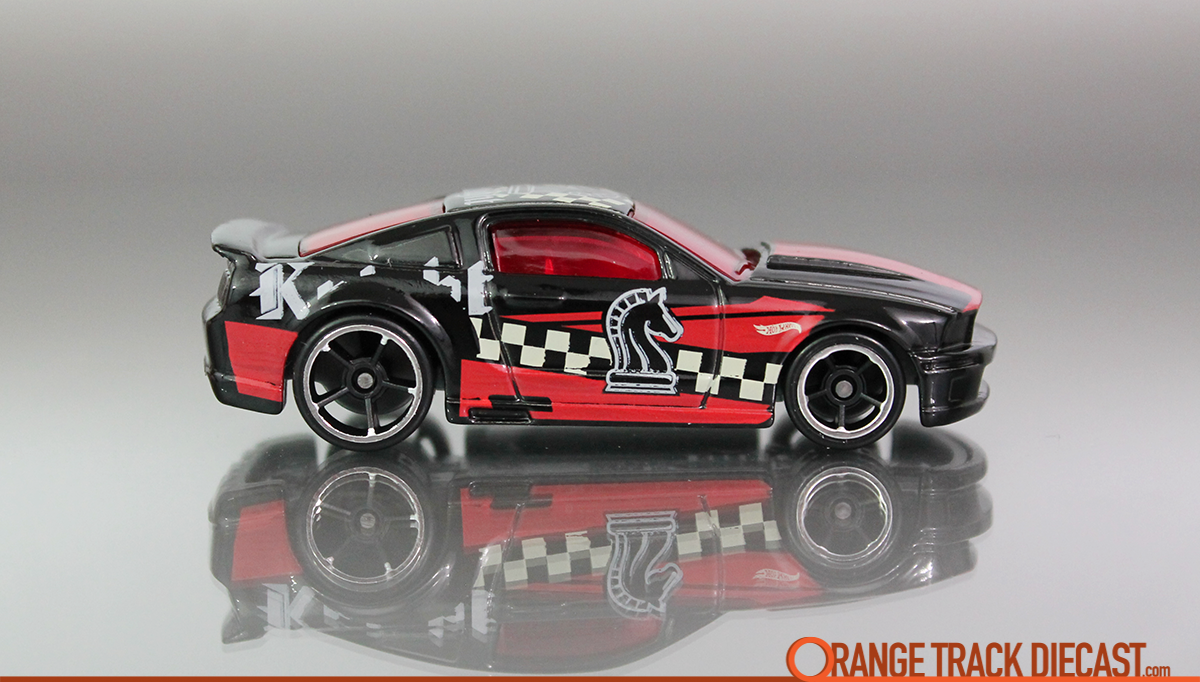 hot wheels 07 ford mustang checkmate